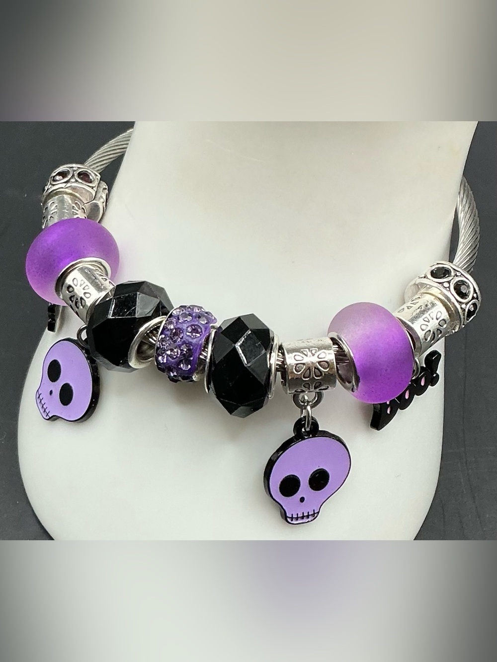 PURPLE AND BLACK GHOST THEME HALLOWEEN HANDMADE BEAD AND CHARM BANGLE BRACELET